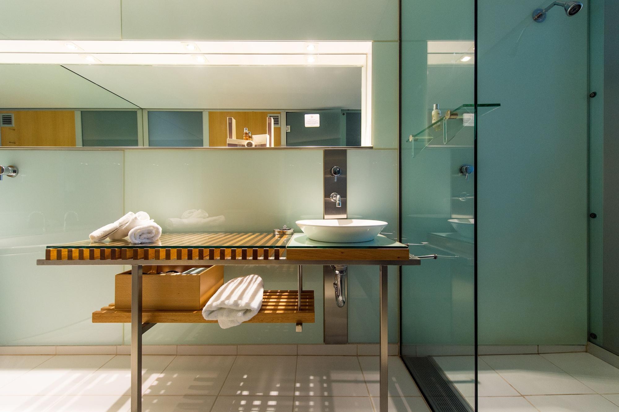 The Henry Jones Art Hotel Hobart Kültér fotó Bathroom